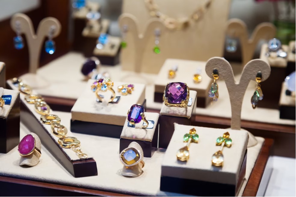 JEWELLERY & ACCESSORIES logo